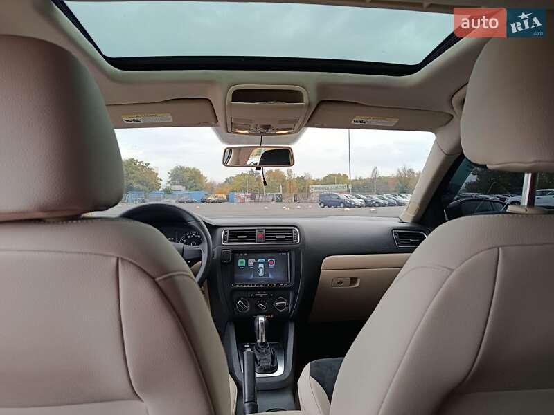 Седан Volkswagen Jetta 2011 в Днепре