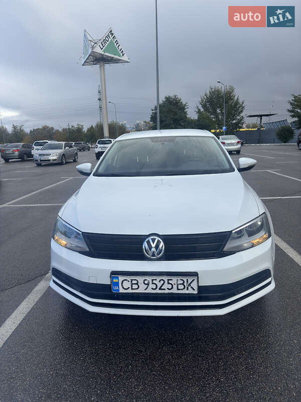 Седан Volkswagen Jetta 2016 в 
