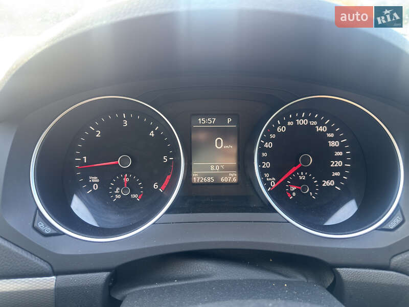 Седан Volkswagen Jetta 2016 в Киеве