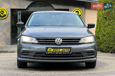 Седан Volkswagen Jetta 2015 в 