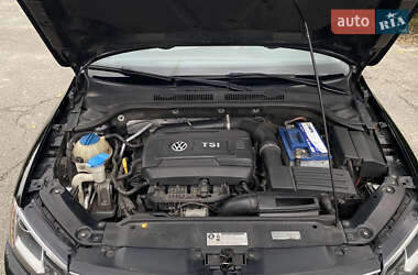 Седан Volkswagen Jetta 2014 в 