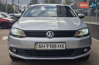 Седан Volkswagen Jetta 2012 в 