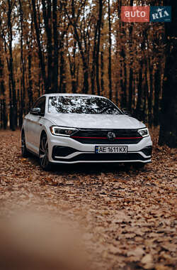 Седан Volkswagen Jetta 2019 в 