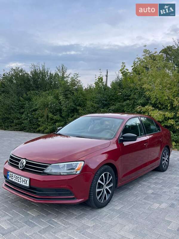 Седан Volkswagen Jetta 2015 в Немирові