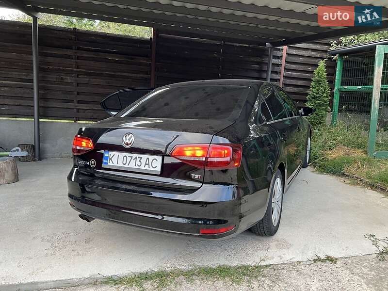 Седан Volkswagen Jetta 2017 в 