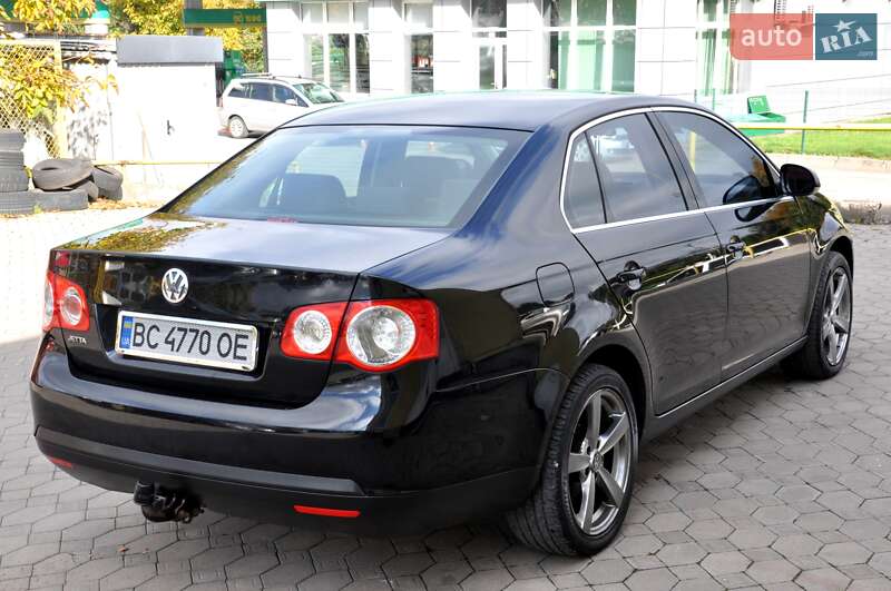 Седан Volkswagen Jetta 2006 в Львове