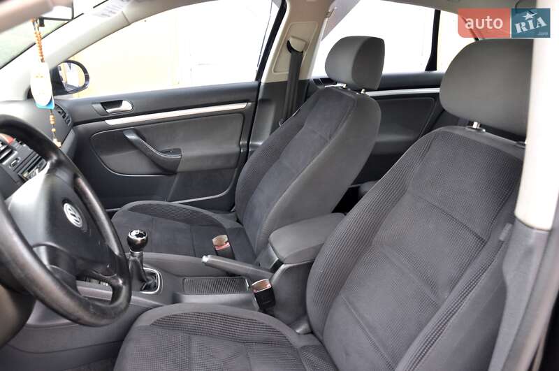 Седан Volkswagen Jetta 2006 в Львове