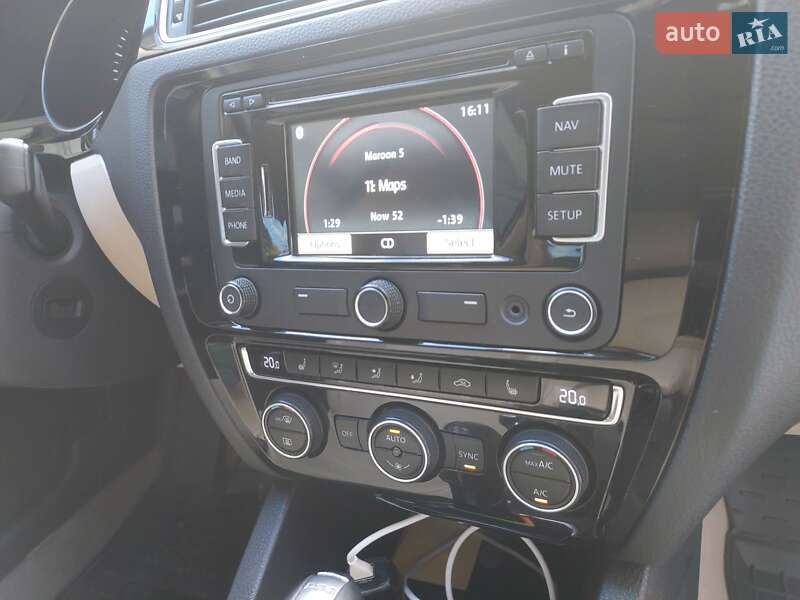 Седан Volkswagen Jetta 2015 в Дрогобыче