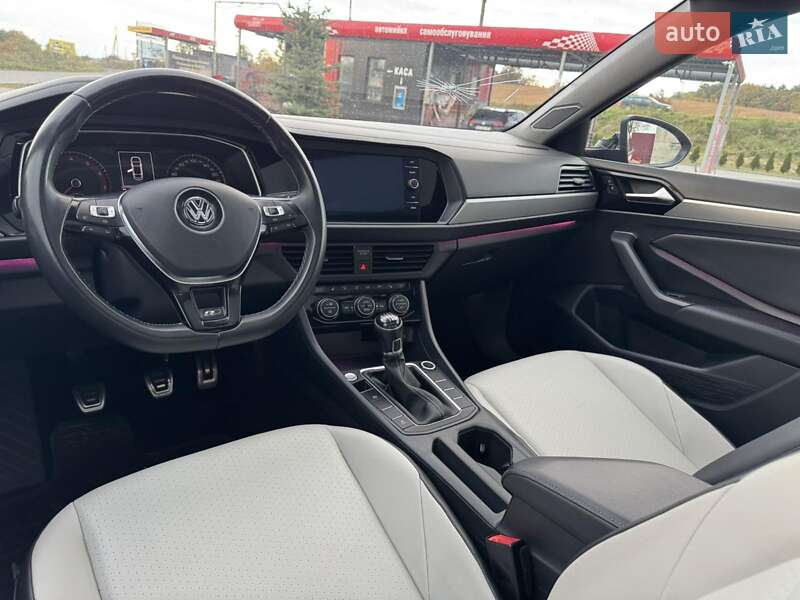 Седан Volkswagen Jetta 2018 в Львове