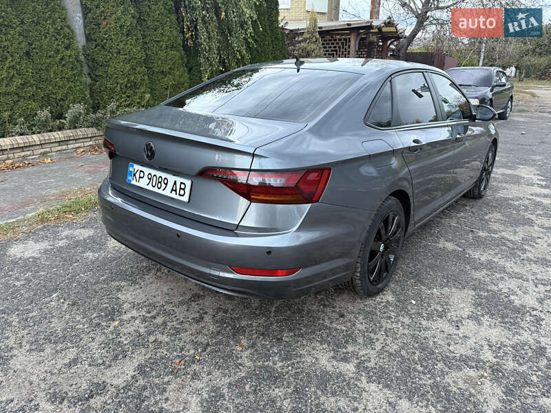 Седан Volkswagen Jetta 2019 в Запоріжжі