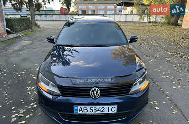 Седан Volkswagen Jetta 2013 в 