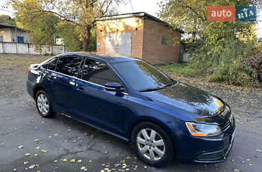 Седан Volkswagen Jetta 2013 в 