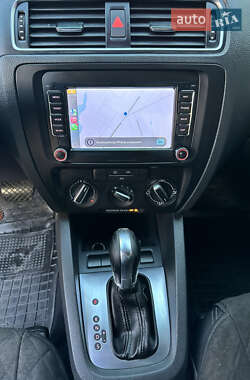 Седан Volkswagen Jetta 2013 в 