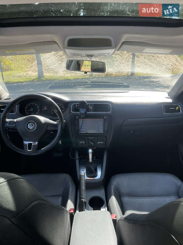 Седан Volkswagen Jetta 2010 в Киеве фото 7 Седан Volkswagen Jetta 2010 в Киеве