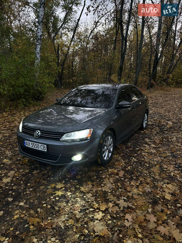 Седан Volkswagen Jetta 2014 в 