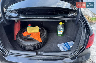 Седан Volkswagen Jetta 2012 в 
