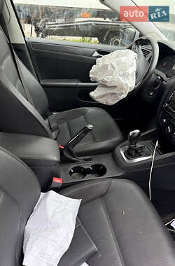 Седан Volkswagen Jetta 2011 в 