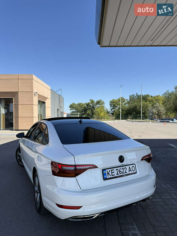 Седан Volkswagen Jetta 2019 в Днепре