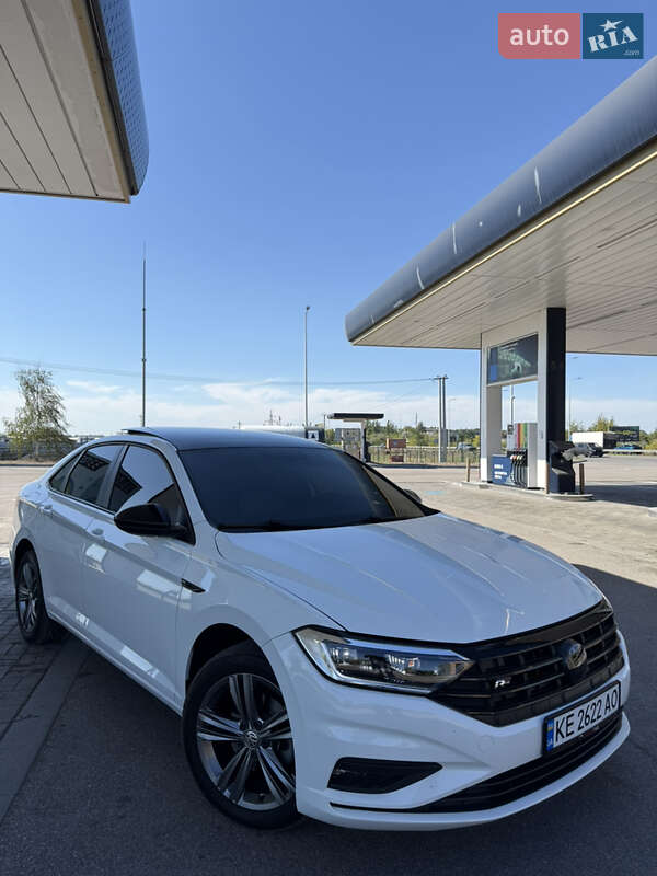 Седан Volkswagen Jetta 2019 в Днепре