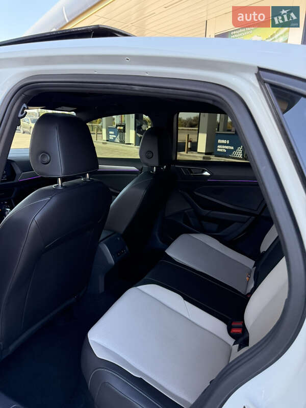 Седан Volkswagen Jetta 2019 в Днепре