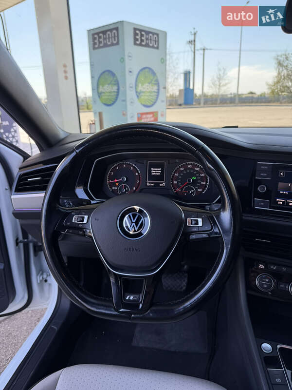 Седан Volkswagen Jetta 2019 в Днепре