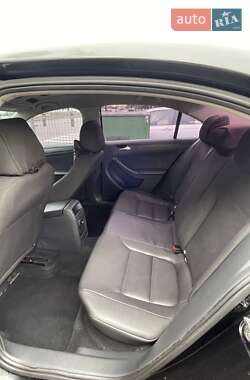 Седан Volkswagen Jetta 2015 в 