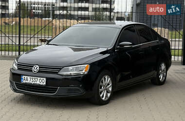 Седан Volkswagen Jetta 2012 в 