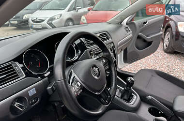 Седан Volkswagen Jetta 2014 в 