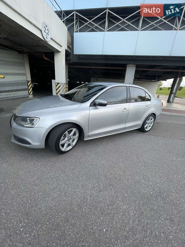 Седан Volkswagen Jetta 2013 в Киеве