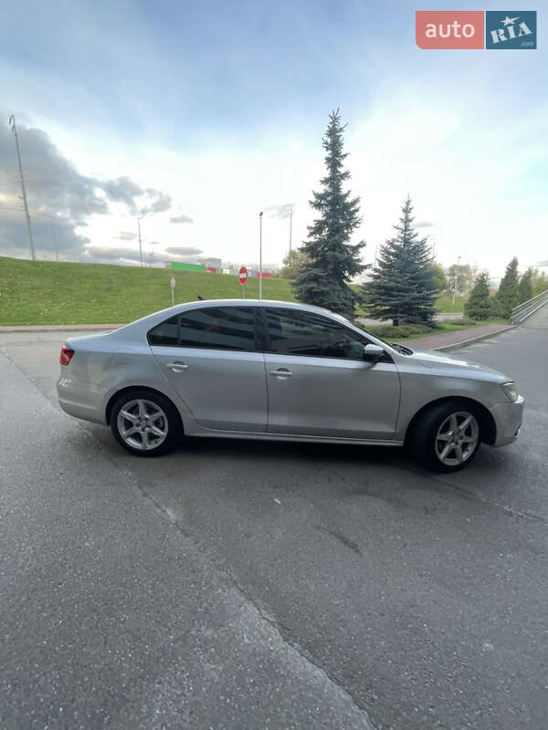 Седан Volkswagen Jetta 2013 в Киеве