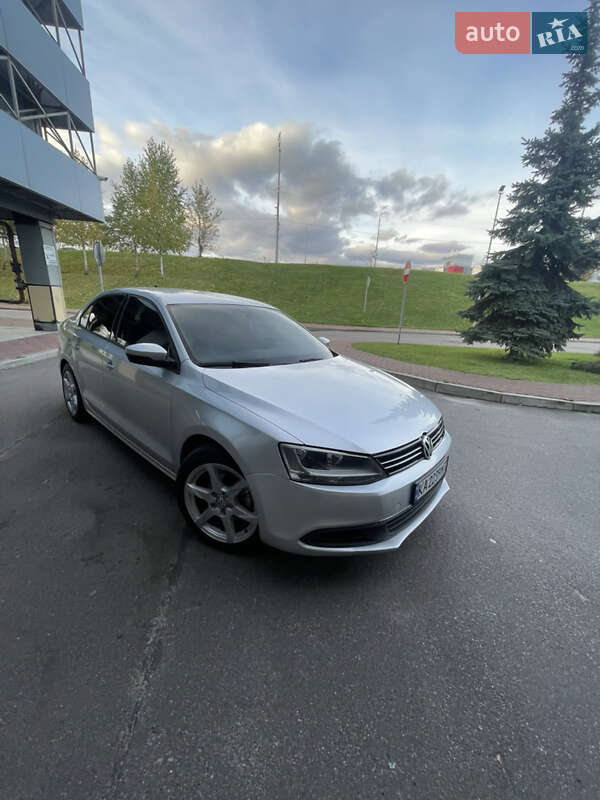 Седан Volkswagen Jetta 2013 в Киеве