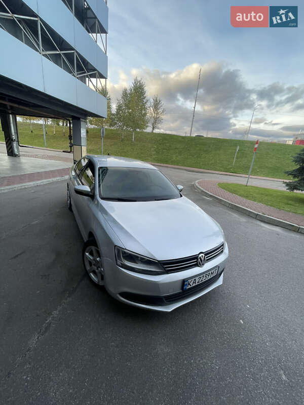Седан Volkswagen Jetta 2013 в Киеве