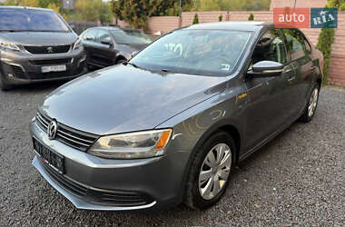 Седан Volkswagen Jetta 2014 в 