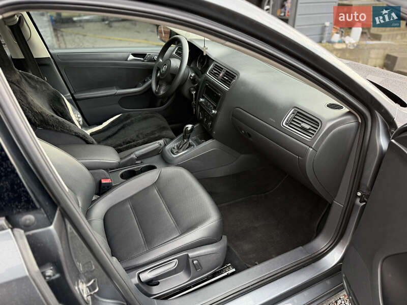 Седан Volkswagen Jetta 2014 в Львове фото 14 Седан Volkswagen Jetta 2014 в Львове