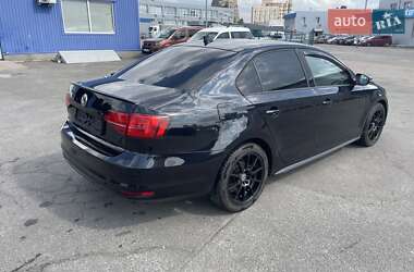 Седан Volkswagen Jetta 2015 в 