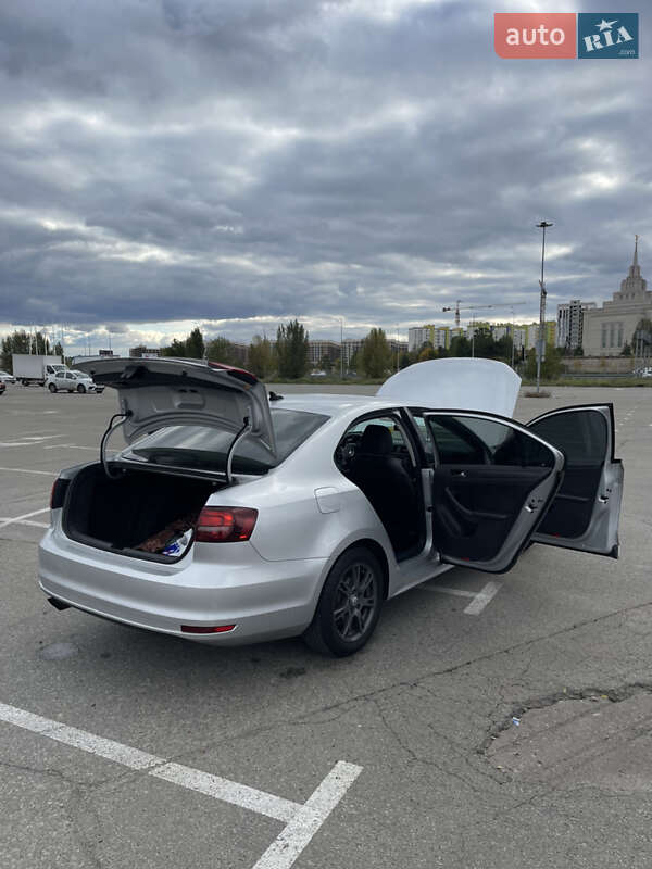 Седан Volkswagen Jetta 2015 в Киеве фото 30 Седан Volkswagen Jetta 2015 в Киеве