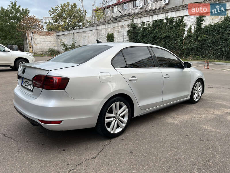 Седан Volkswagen Jetta 2012 в Одесі