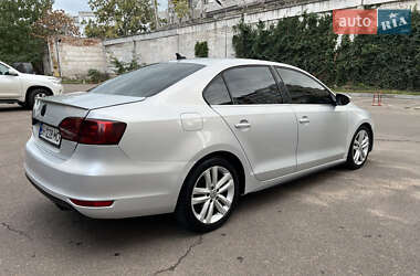 Седан Volkswagen Jetta 2012 в 