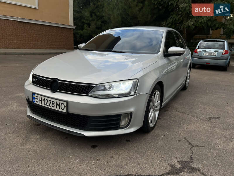 Седан Volkswagen Jetta 2012 в 