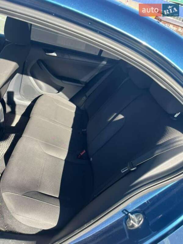 Седан Volkswagen Jetta 2016 в Львове