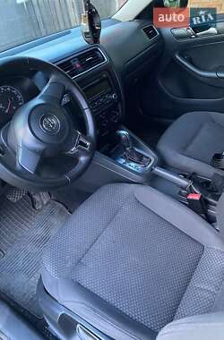 Седан Volkswagen Jetta 2014 в 