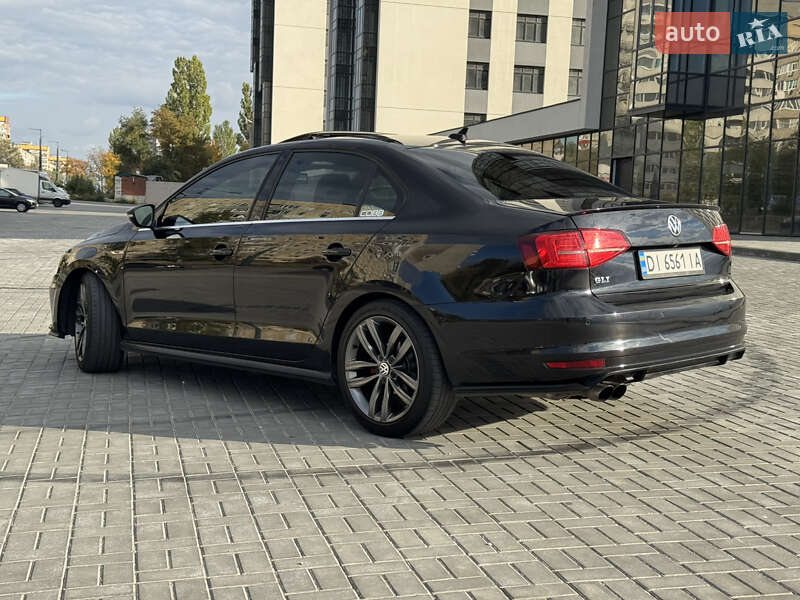 Седан Volkswagen Jetta 2016 в Днепре
