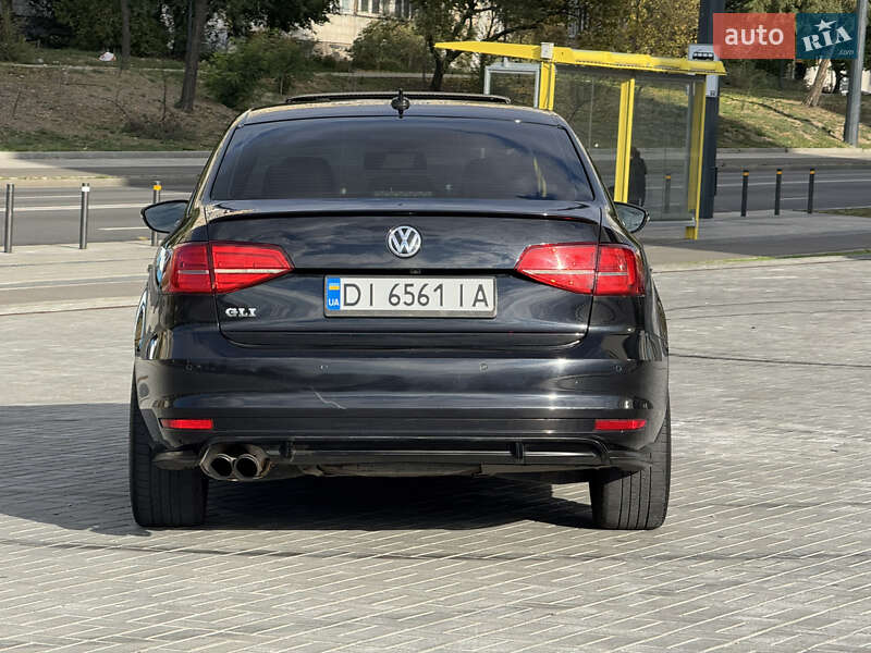 Седан Volkswagen Jetta 2016 в Днепре