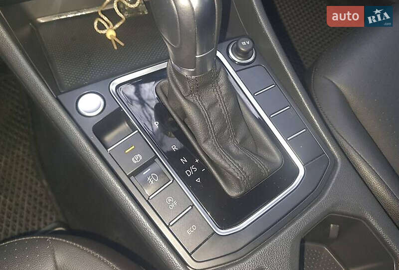 Седан Volkswagen Jetta 2018 в Львове