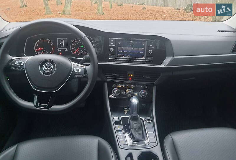 Седан Volkswagen Jetta 2018 в Львове