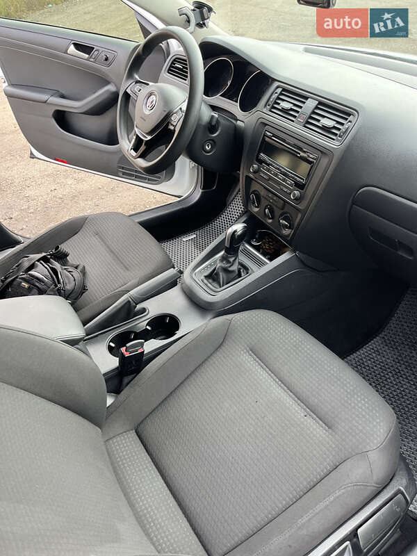 Седан Volkswagen Jetta 2014 в Києві фото 19 Седан Volkswagen Jetta 2014 в Києві