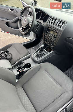 Седан Volkswagen Jetta 2014 в 