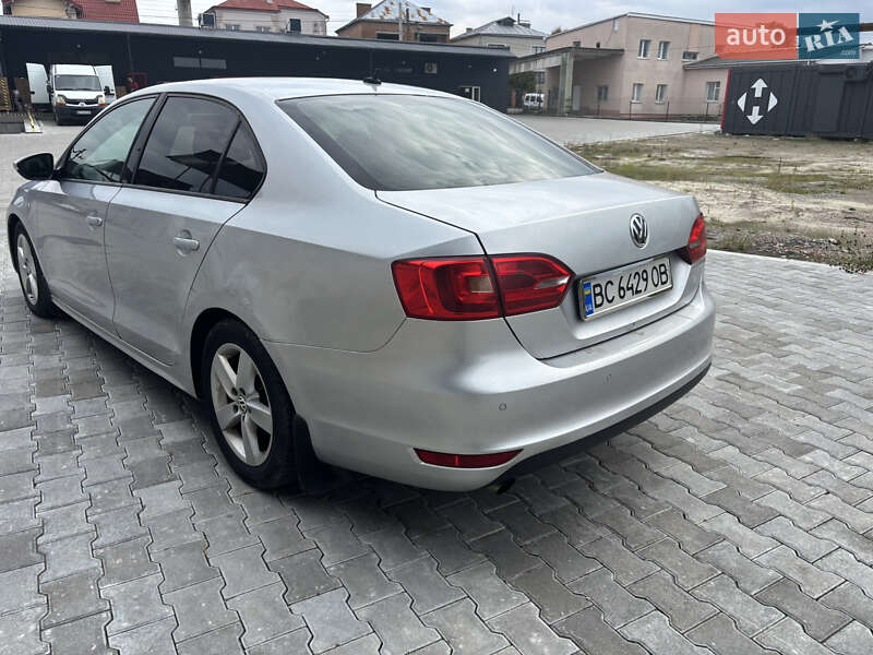 Седан Volkswagen Jetta 2011 в Кам'янці-Бузькій