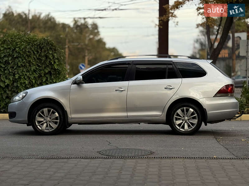 Універсал Volkswagen Jetta 2009 в Дніпрі