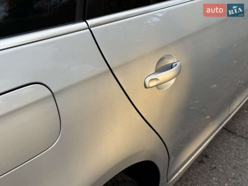 Універсал Volkswagen Jetta 2009 в Дніпрі